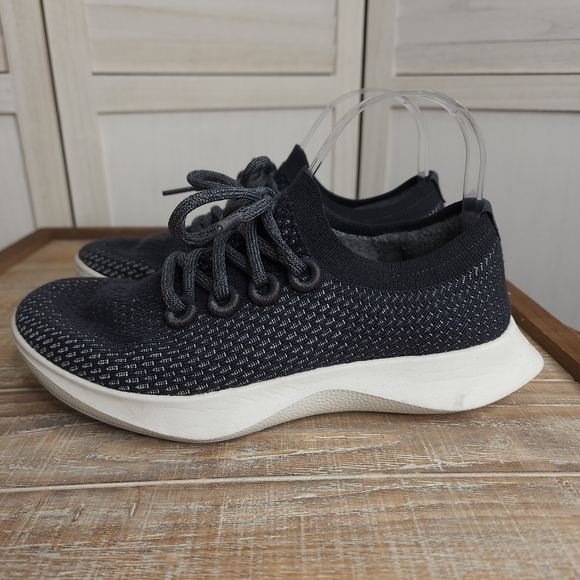 Allbirds Woman’s Wool Runners. Dark Navy Blue. Size 8 - Picture 5 of 12